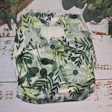 Load image into Gallery viewer, Green Cheeks Cloth Hemp Reusable Nappy

