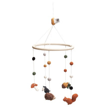 Indlæs billede til gallerivisning Woodland Crochet Animal Cot Mobile for Crib in Nursery
