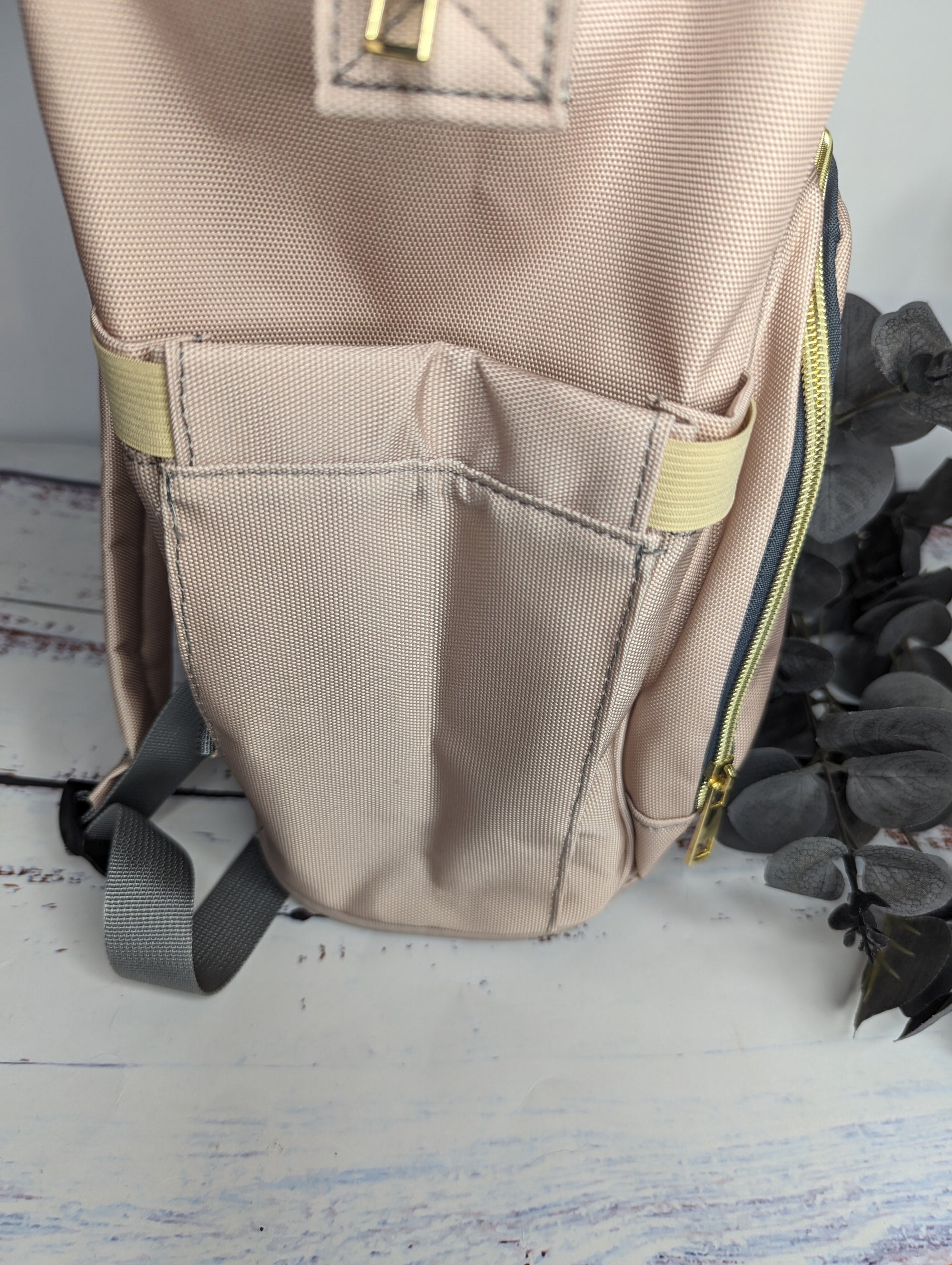 Side pocket of Green Cheeks baby changing bag