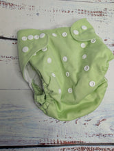 Indlæs billede til gallerivisning Plain Green Cloth Nappy
