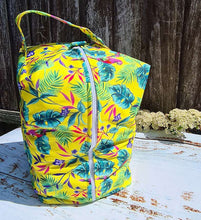 Load image into Gallery viewer, Green Cheeks Wet bags Pod Style Double Layer Waterproof Swimming Cloth Nappies 
