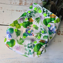 Indlæs billede til gallerivisning Green Cheeks Two Part Unpocket Cloth Nappy
