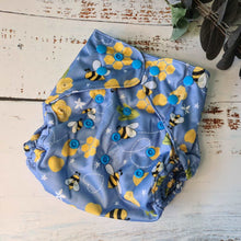 Indlæs billede til gallerivisning Green Cheeks Two Part Unpocket Cloth Nappy
