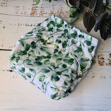 Indlæs billede til gallerivisning Green Cheeks Two Part Unpocket Cloth Nappy
