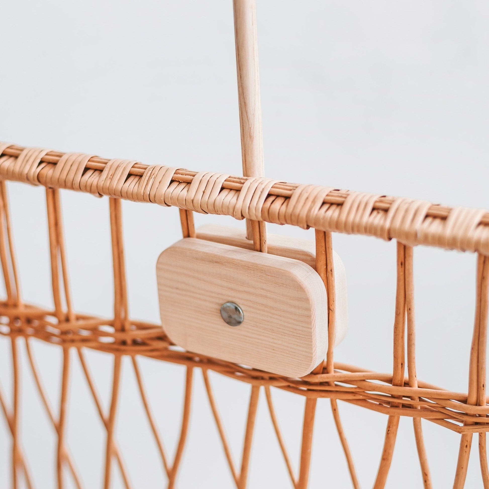 MINICAMP Wooden Baby Mobile Holder for Crib - Arm Only - Green Cheeks - Mobile